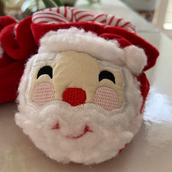 BABY DEER CHRISTMAS SANTA CLAUS BOOTIES WITH RATTLES NEW WITH TAG - Picture 6 of 8